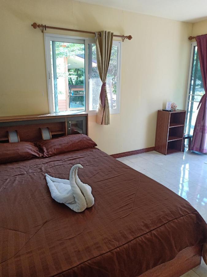 Win Gray Homestay Resort Pathiu Bagian luar foto